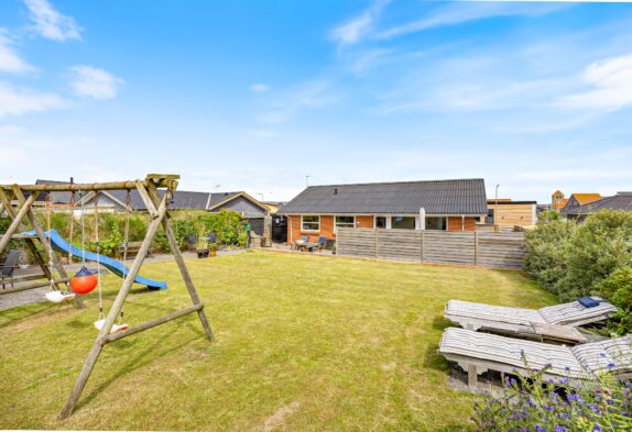 Gemütliches Ferienhaus mit geschlossenem Garten und nah am Strand