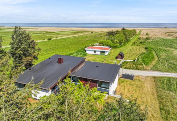 Ferienhaus mit Fjordblick, Außensauna & Außenwhirlpool