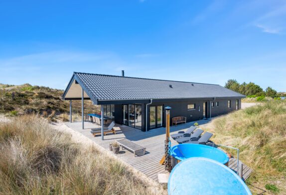 Gemütliches Ferienhaus mit Sauna, Whirlpool & Badetonne in Nr. Lyngvig