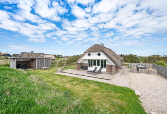 Reetgedecktes, strandnahes Ferienhaus für 5 Personen & Hund