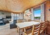 Hyggeligt sommerhus ved fjorden – panoramaudsigt og egen shelter (billede 7)