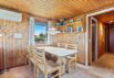 Hyggeligt sommerhus ved fjorden – panoramaudsigt og egen shelter (billede 8)