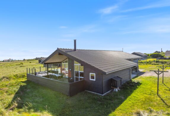Ferienhaus mit geschl. Terrasse & Außenwhirlpool