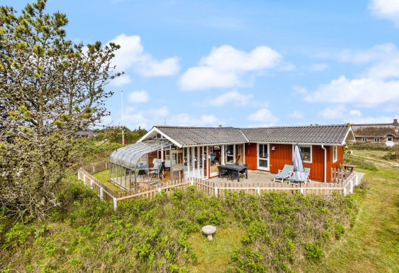 Klassisk sommerhus i skønne Nr. Lyngvig med lys udestue