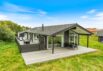 Helles Ferienhaus mit Sauna, Aktivitätsraum & Panoramaaussicht (Bild  1)