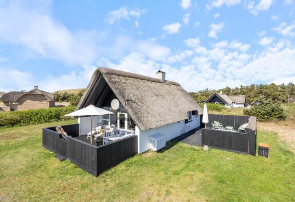 Gemütliches Ferienhaus mit Schlafboden und geschlossener Terrasse