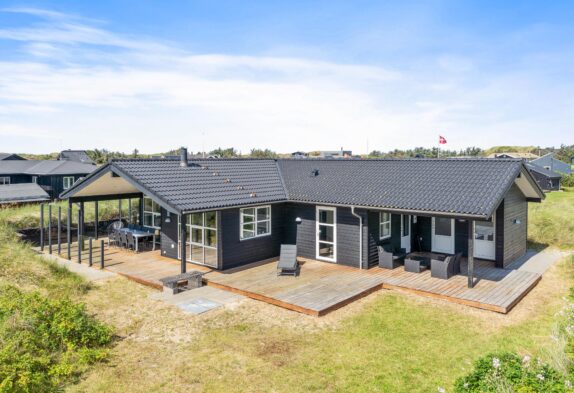 Strandnahes Ferienhaus mit Sauna und Whirlpool