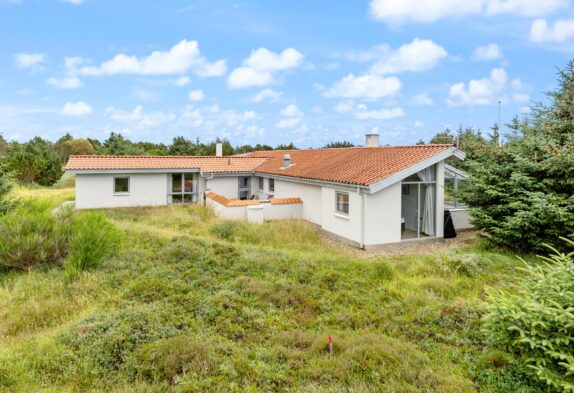 Großzügiges Ferienhaus mit 2 Kaminöfen in strandnaher Lage