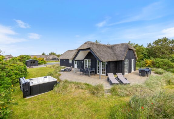 Komfortables Ferienhaus mit Whirlpools und Sauna in Klegod