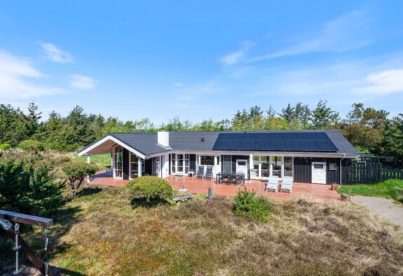 Hyggeligt feriehus med infrarød sauna og aktivitetsrum