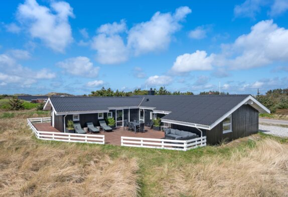 Moderne sommerhus til 10 personer med pool, sauna og spabad