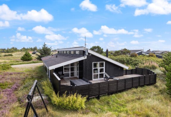 Dejligt sommerhus med lukket og overdækket terrasse