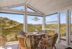 Feriehus med lukket terrasse og skøn beliggenhed  – kun 250 m fra Vesterhavet (billede 6)