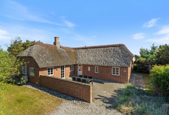 Ferienhaus mit Reetdach, Whirlpool und Waschmaschine