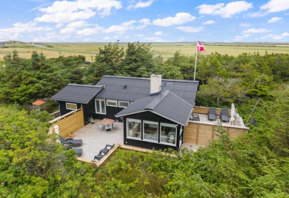 Schönes Ferienhaus in ruhiger Lage und tollen Terrassen