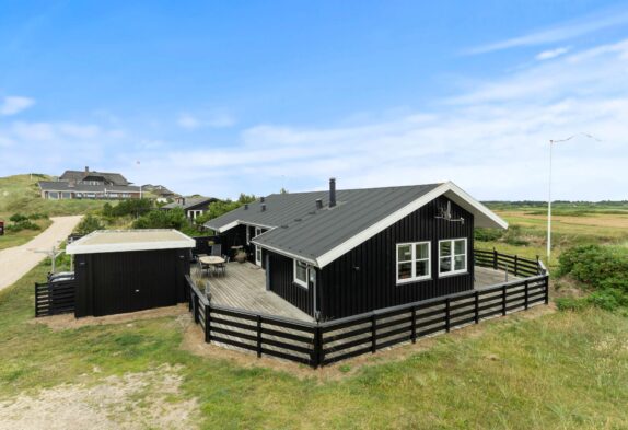 Ferienhaus mit Sauna, geschl. Terrasse und Abstellraum