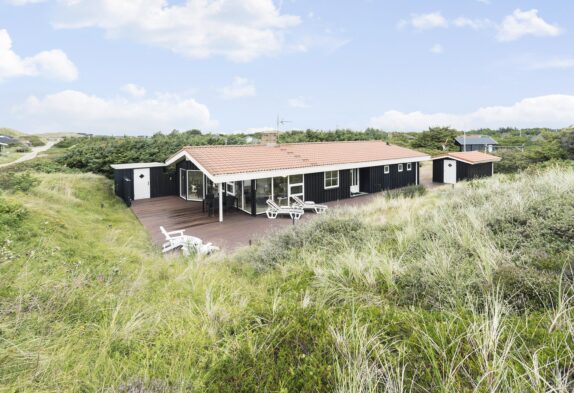 Skønt sommerhus med sauna og udespa tæt på Vesterhavet