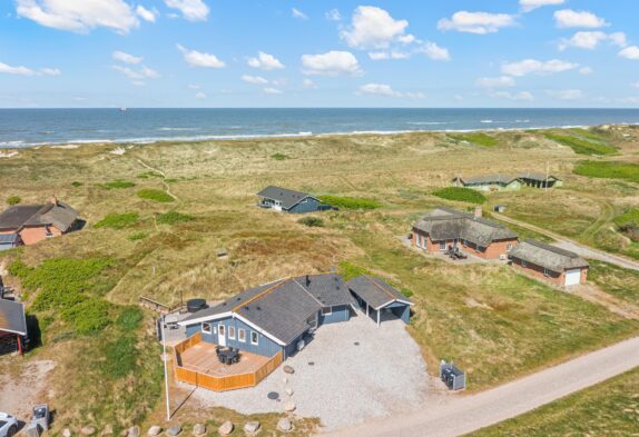 Ferienhaus mit Badetonne in der Nähe vom Strand