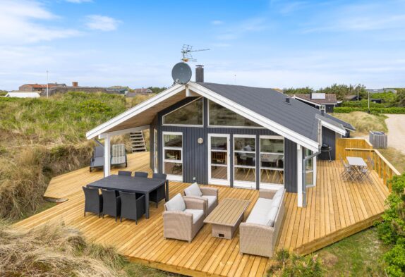 Gemütliches Ferienhaus in Søndervig mit Sauna und Whirlpool