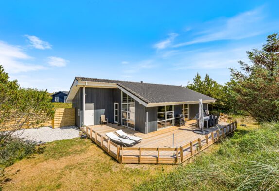 Gemütliches Ferienhaus mit Holzofen, 600 m zur Nordsee