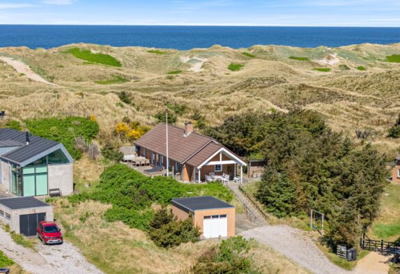 Indbydende sommerhus med privat og god beliggenhed i Houvig