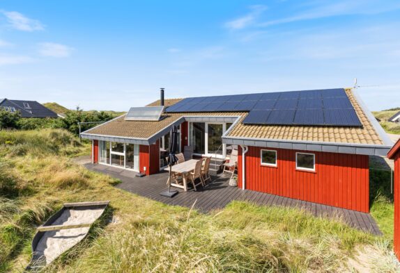 Strandnahes Ferienhaus in Houvig mit Whirlpool, Sauna und Internet