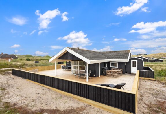 Ferienhaus mit Sauna und Holzofen in Houvig