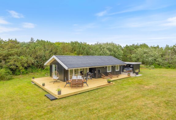 Klassisches Ferienhaus mit großem Grundstück in der Natur