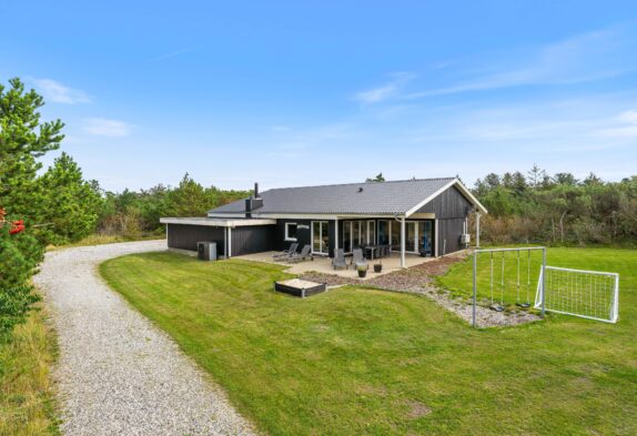 Ferienhaus in Lodbjerg Hede mit Pool und Sauna