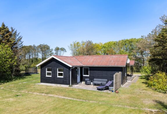 Skønt sommerhus i nordisk romantisk stil, renoveret i 2019