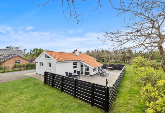 Schönes Ferienhaus mit Sauna und Whirlpool in Fjand