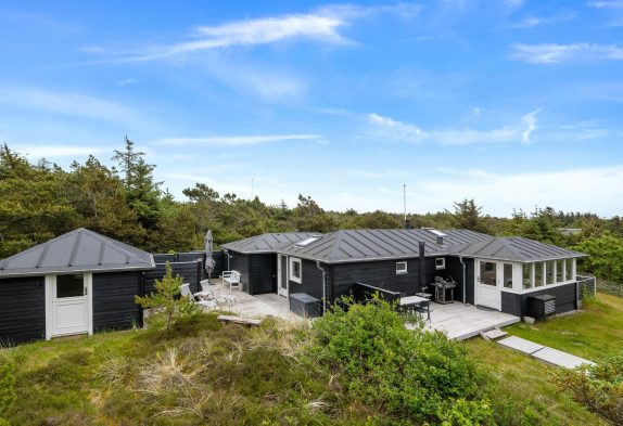 Helles Ferienhaus mit Holzofen und Wintergarten