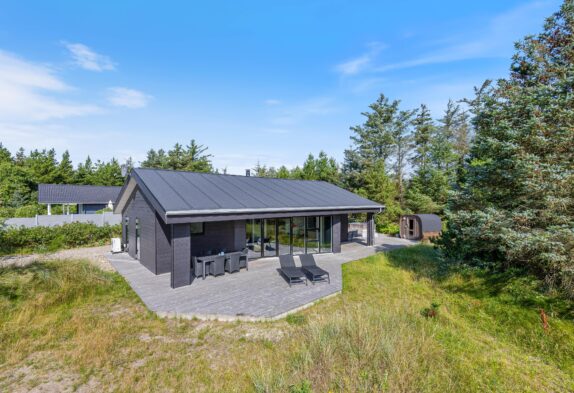 Lækkert wellness sommerhus med vildmarksbad og udesauna