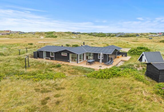 Schönes Ferienhaus mit Sauna und Holzofen