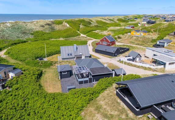 Dejligt sommerhus kun 125 meter fra stranden