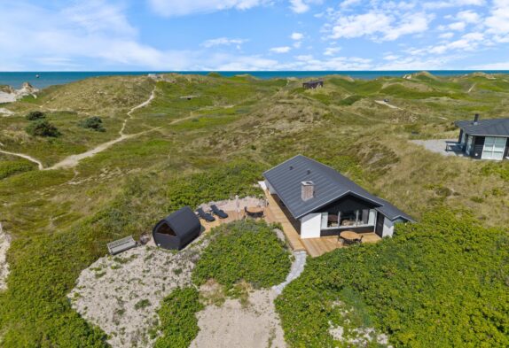 Freundliches Ferienhaus nah am Strand mit Außensauna