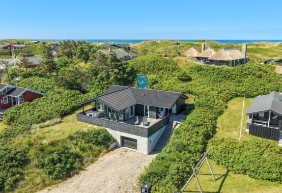 Flot feriehus i Søndervig med sauna kun 200 meter fra havet