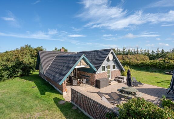 Ferienhaus mit Kamin, grossem Naturgrundstück & Feuerstelle