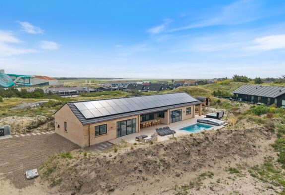 Modernes Ferienhaus mit Außenpool und Außensauna