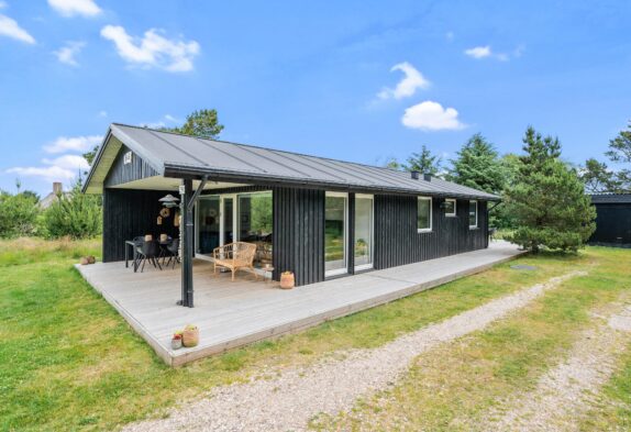 Stilvoll renoviertes Sommerhaus mit Kamin auf Holmsland Klit