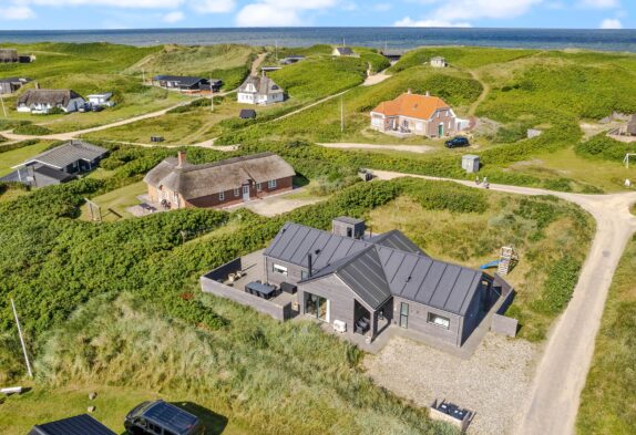 Luksuriøst feriehus med vildmarksbad og sauna tæt på stranden