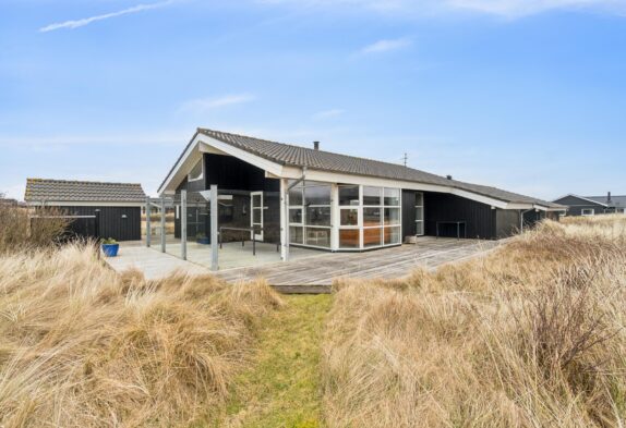 Gemütliches Ferienhaus mit Kaminofen in Søndervig