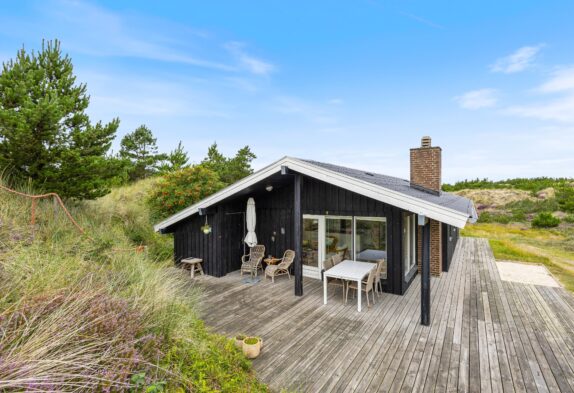 Hyggeligt sommerhus i Søndervig – Tæt på havet og byen