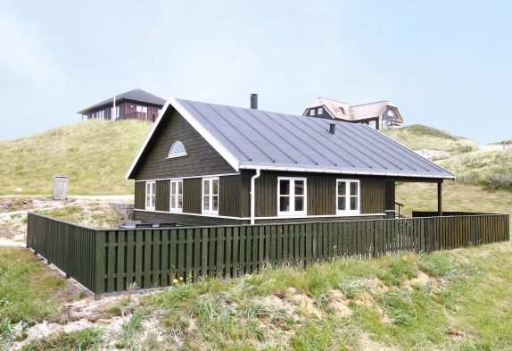 Skønt sommerhus i Søndervig i første klitrække 100 meter fra vandet